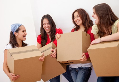 Removal van and moving team serving homes in Haringey